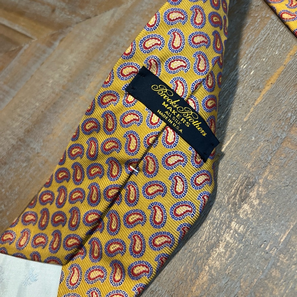 Brooks Brothers Makers Thick Woven paisley Embroidered Silk Tie‎ Made in U.S.A